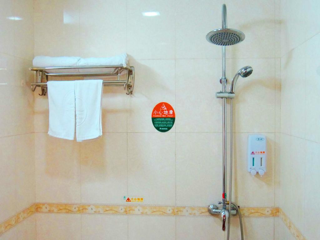 Greentree Inn Shanghai Zhongshan Hutai Hotel Extérieur photo